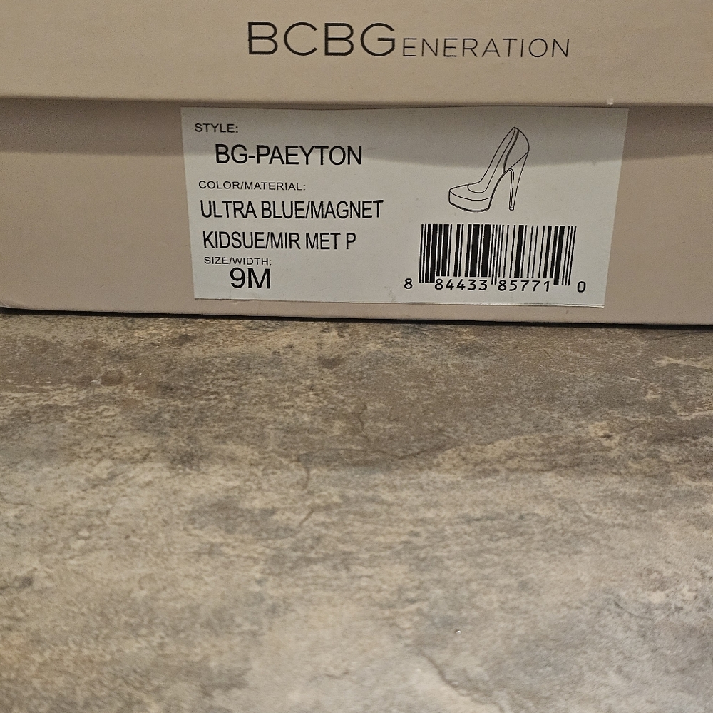 BCBGeneration BG-Peyton Suede Heels Size 9M - Picture 8 of 8